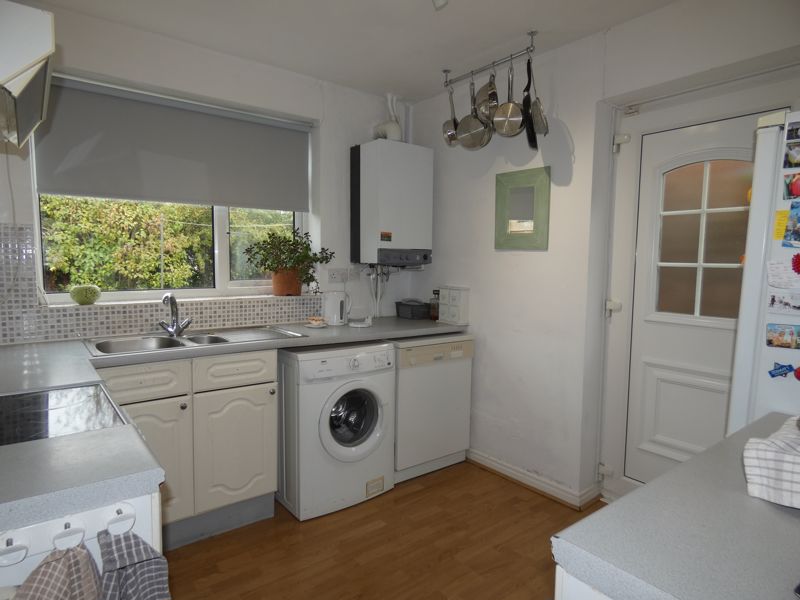 Kitchen- click for photo gallery